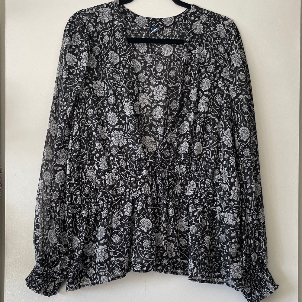 Old Navy|Floral Black and White Women's Top|XXL tall|EUC